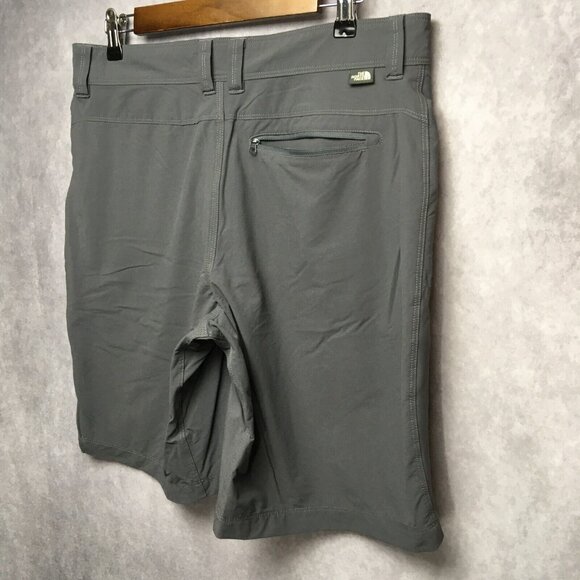 The North Face Mens Nylon‎ Cargo Shorts size 32 Gray Zipper Pockets Stretch - Picture 7 of 12